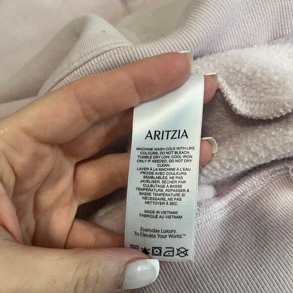 Aritzia Cozy Sweatfleece Mega Hoodie in Light Purple Size Medium - Picture 5 of 7